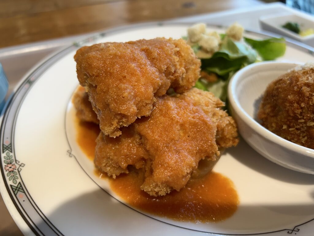 国産鶏のチキンカツレツ～自家製トマトソース 大根のうま煮添え