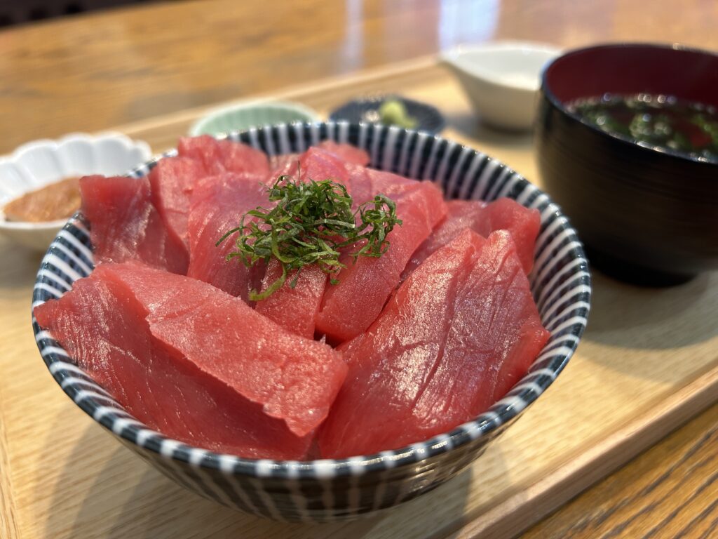 マグロ丼